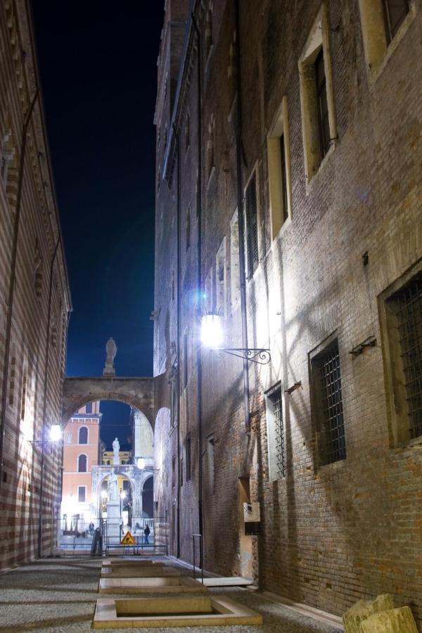 Arena Verona Centro Bagian luar foto